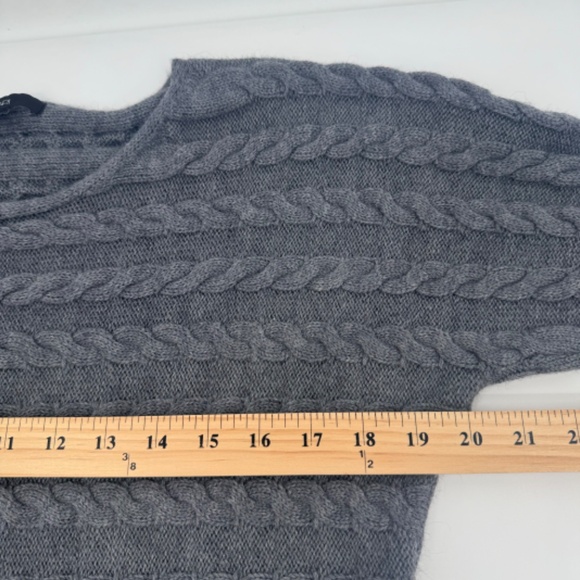 Tahari Sweater Women Small Gray Cable Knit Long Sleeve Wool Blend Preppy Office - Picture 5 of 6
